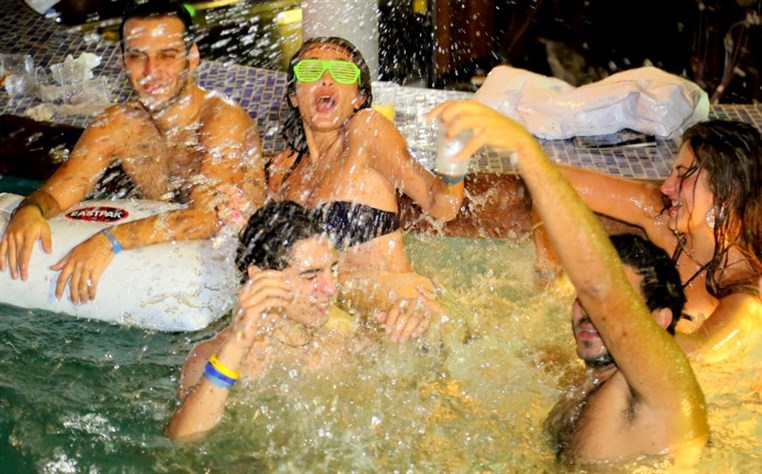 Lebanon Largest FOAM Party 3 (2)